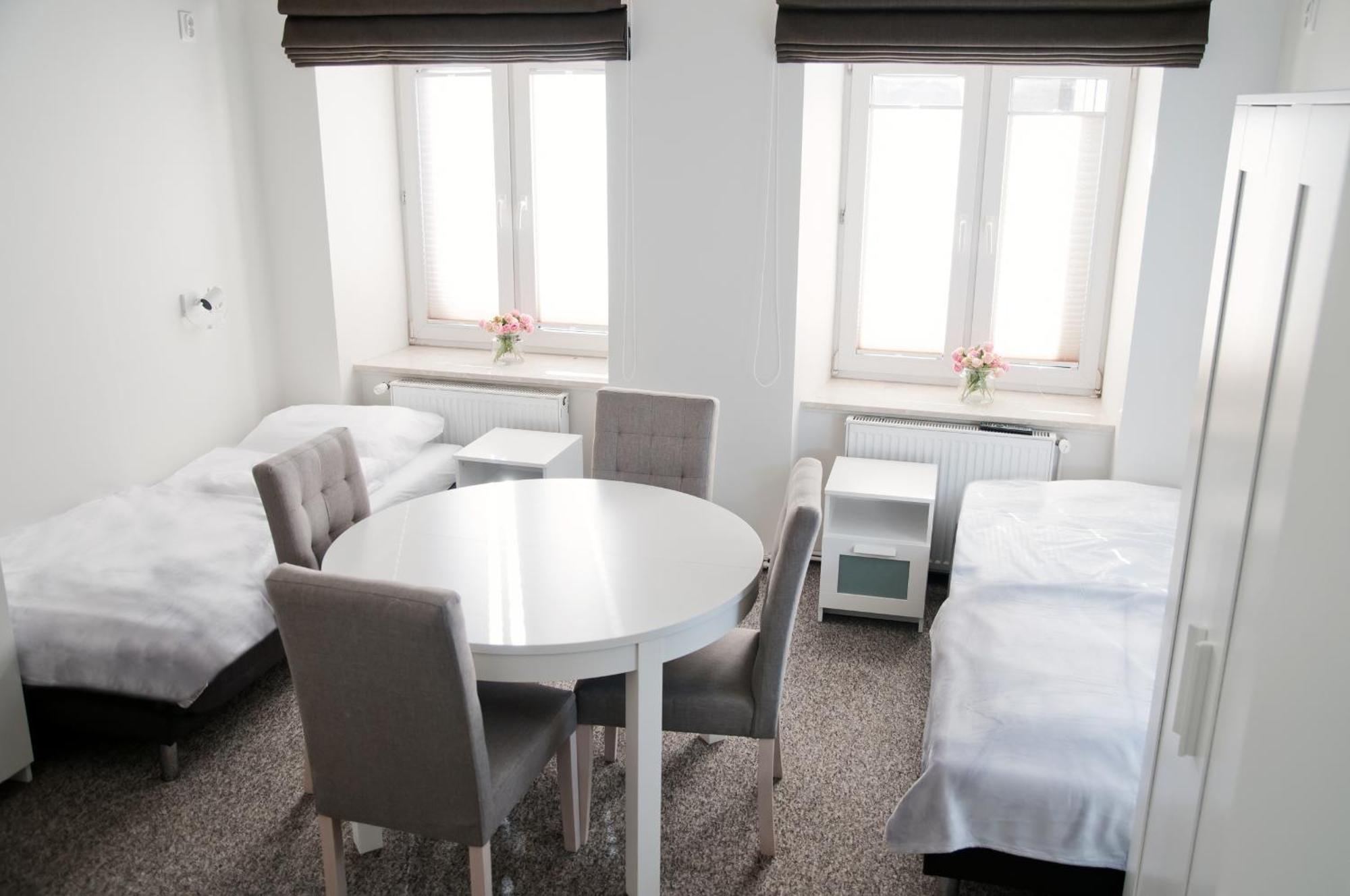 Rodmos Hostel Люблин Экстерьер фото