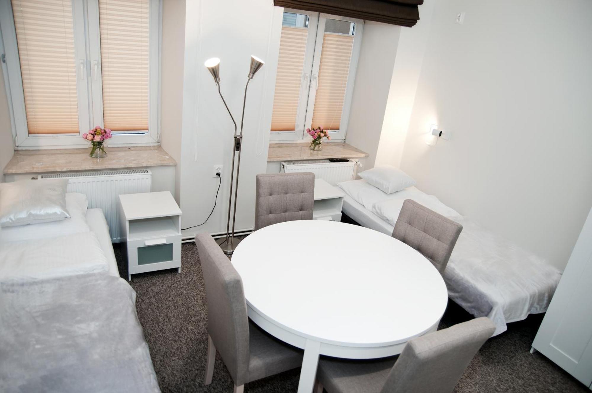 Rodmos Hostel Люблин Экстерьер фото